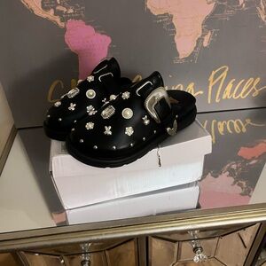 WOMENS 7.5/8 Black Blinged Clogs